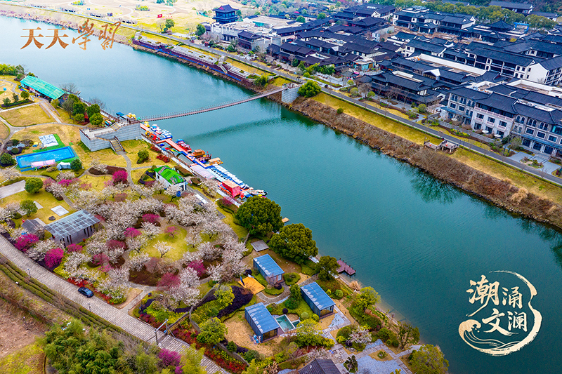 2025年2月17日，浙江紹興，嵊州市越劇小鎮(zhèn)和濕地公園梅花盛開。