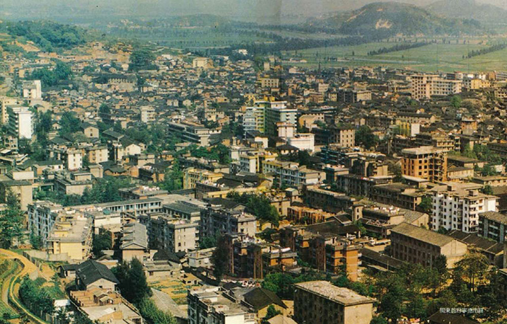 1988年寧德城區(qū)風(fēng)貌。（圖源：《習(xí)近平在寧德》）