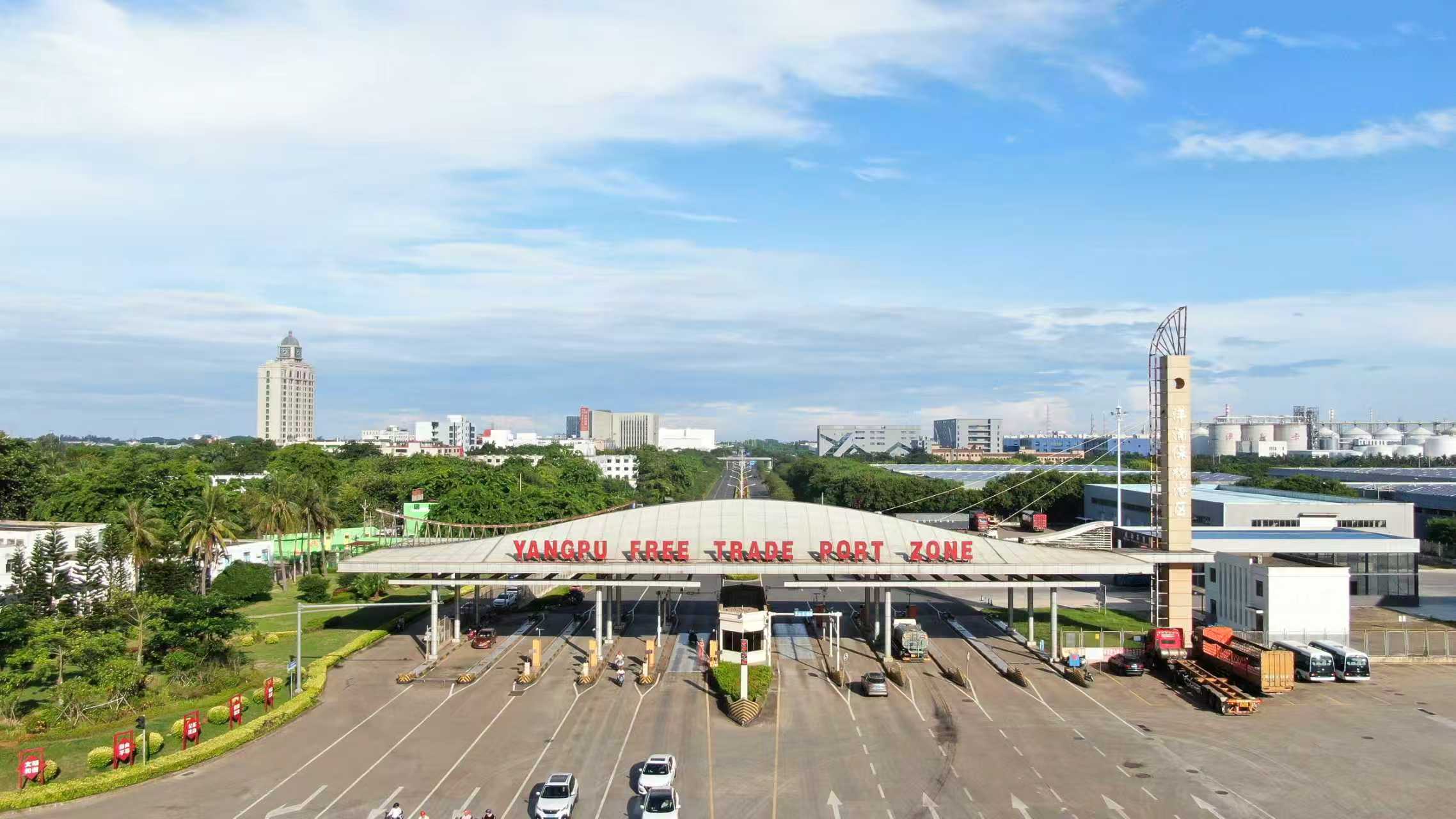 洋浦保稅港區(qū)。人民網(wǎng)記者 符武平攝