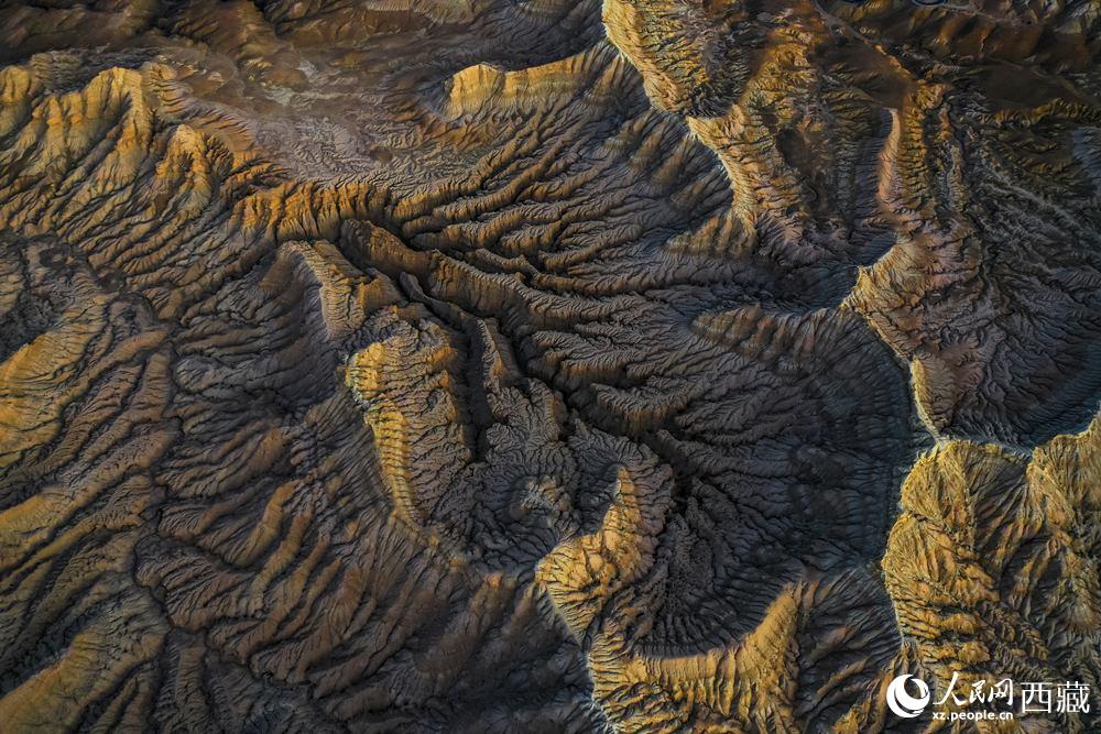 俯瞰土林。貢覺群培攝