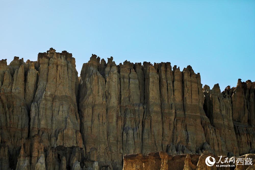 壯美的土林。人民網(wǎng) 李海霞攝