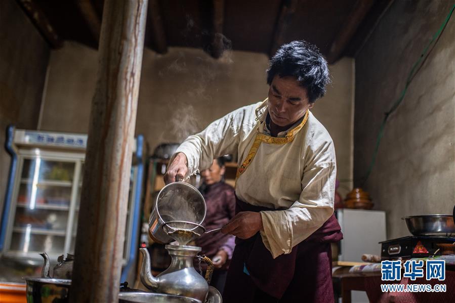 (決戰(zhàn)決勝脫貧攻堅·聚焦三區(qū)三州·圖文互動)(3)拓展新天地——云南迪慶藏區(qū)“新產(chǎn)業(yè)”掠影