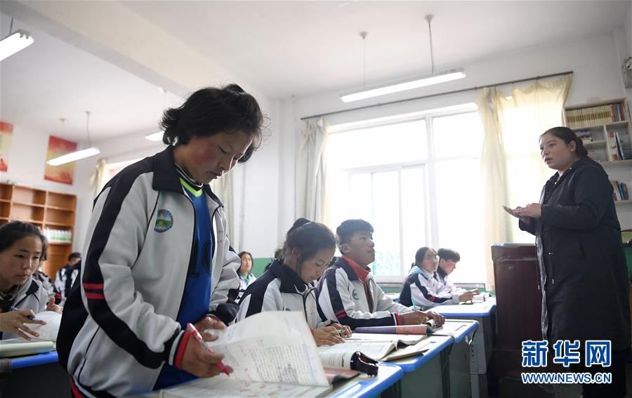 （體育·專題）（22）足球——踢球吧！草原女孩