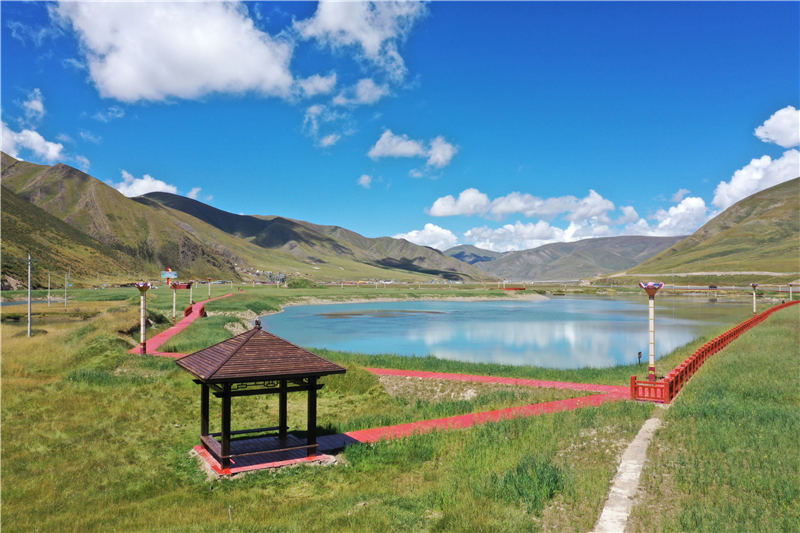 宜牛二村砂場生態(tài)修復(fù)后狀況。甘孜州石渠生態(tài)環(huán)境局供圖