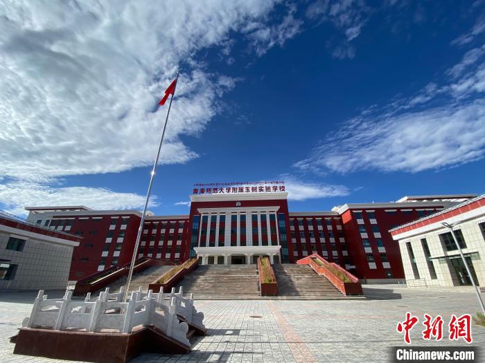 瀾滄江畔開出“教育格?；ā保含F(xiàn)代教育和生態(tài)教育并重