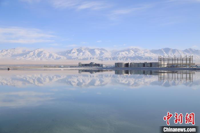 圖為鹽湖景色。　馬翔 攝