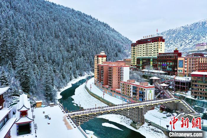 壤塘的雪后美景。　壤塘縣融媒體中心供圖