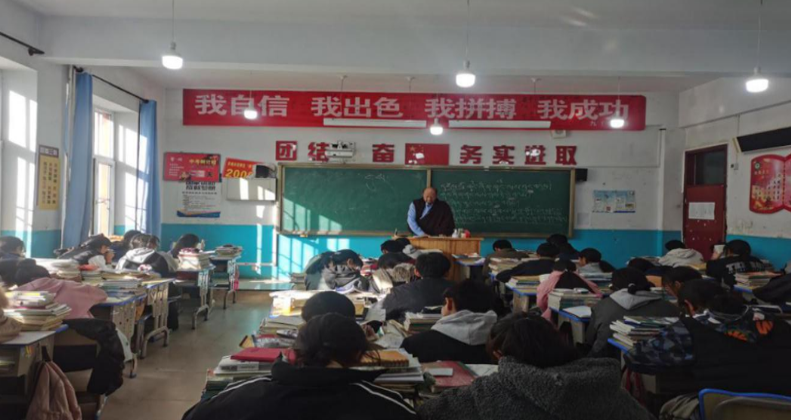 青?，斍撸寒惖剞k班讓孩子享受優(yōu)質(zhì)教育