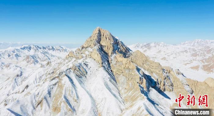 圖為山川被白雪覆蓋?！《继m縣融媒體中心供圖