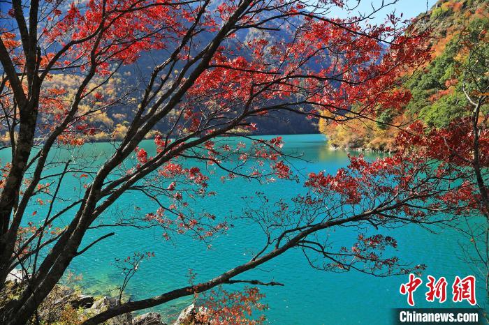 松坪溝風光。　何清海 攝