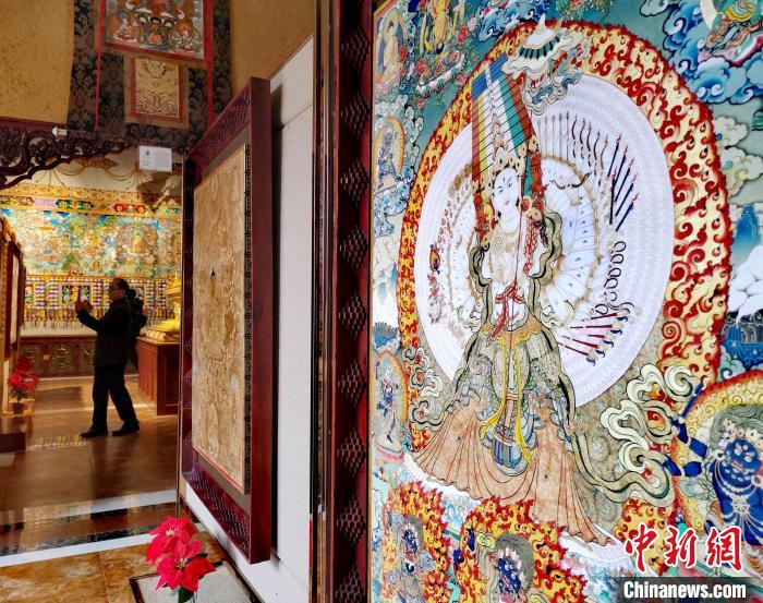 圖為熱貢唐卡。　張?zhí)砀?攝