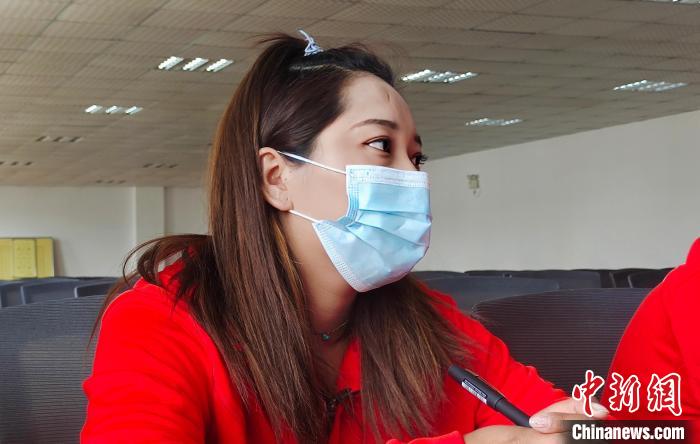 圖為西藏自治區(qū)運(yùn)動員聽培訓(xùn)講座?！∝暽＠?攝