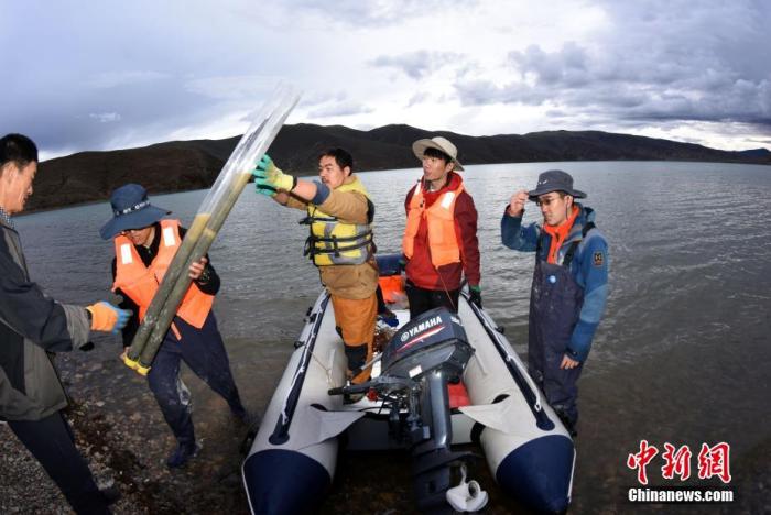 圖為科考隊員順利完成浪錯采樣滿載而歸。 <a target='_blank' ><p  align=