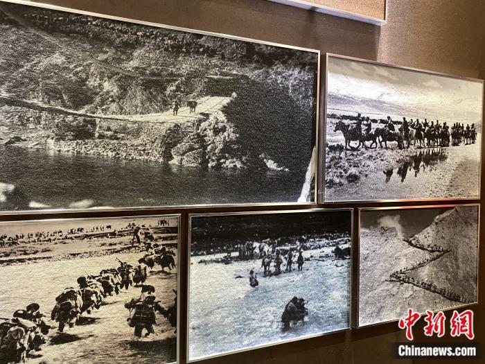 紅樓內(nèi)展廳，圖為昌都戰(zhàn)役中的人民解放軍。彭寧鈴 攝