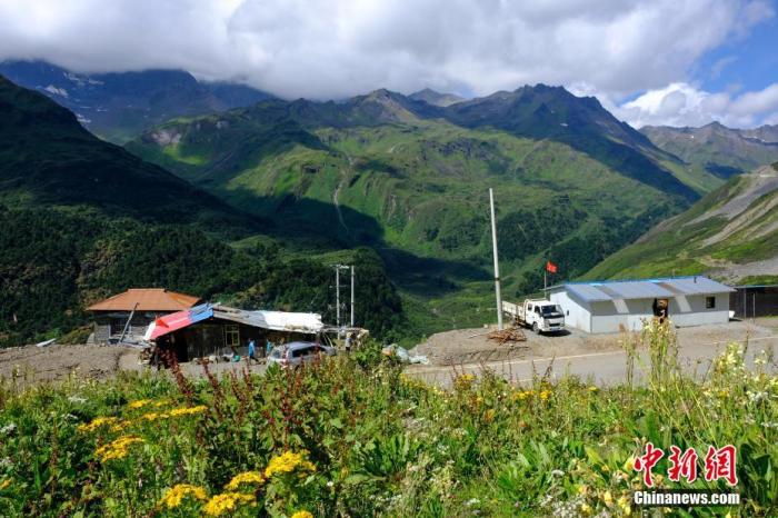 圖為8月6日，玉麥鄉(xiāng)卓嘎、央宗姐妹的牧場風光。 <a target='_blank' ></p><p  align=