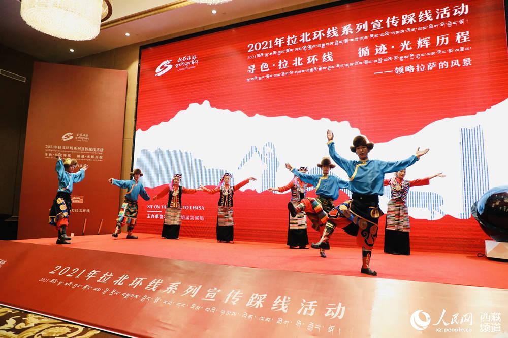 文藝表演。人民網 次仁羅布攝