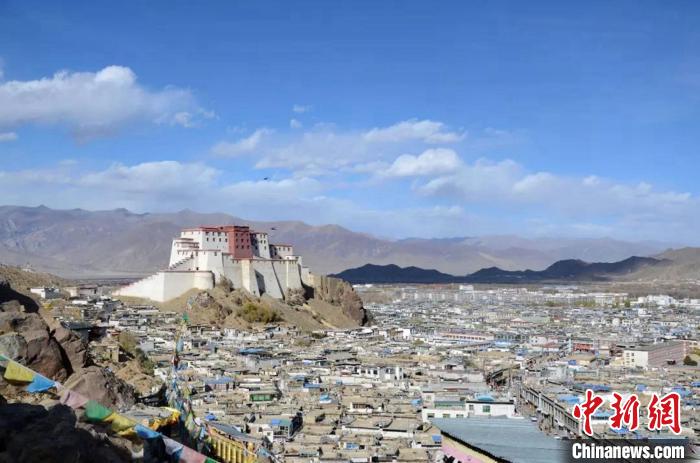 日喀則是“千山之宗，萬水之源”，有著大城市所向往的天然資源?！∪A東師大供圖