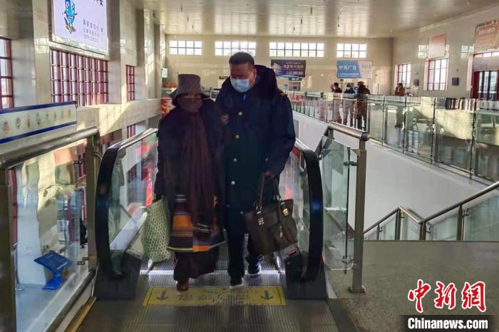 青藏鐵路拉薩車(chē)務(wù)段迎返程客流小高峰