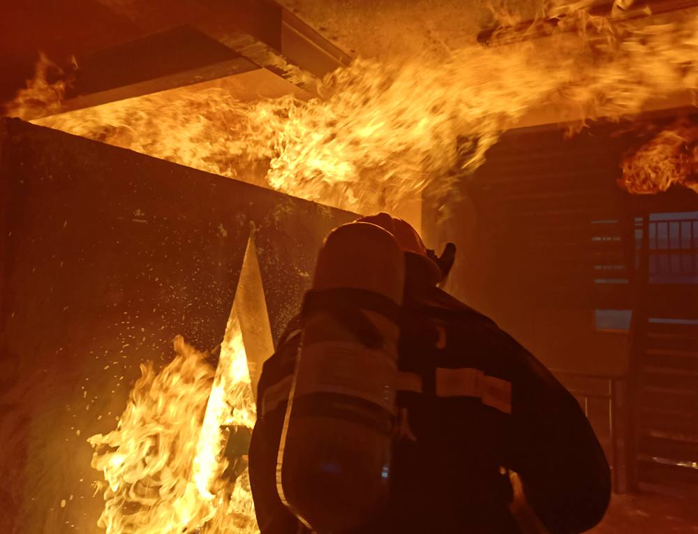 畫面“燃爆”。