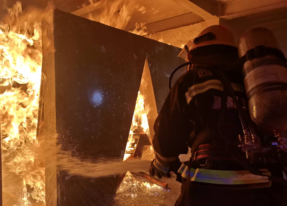 真火內(nèi)攻實操訓(xùn)練。