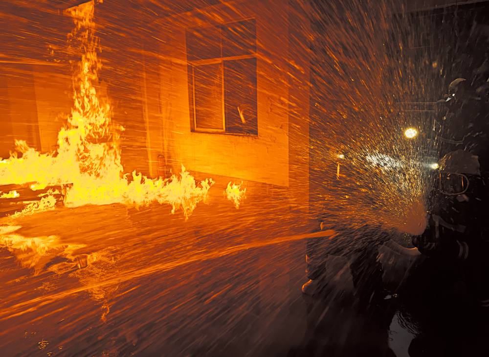 滅火救援演練，畫面震撼。