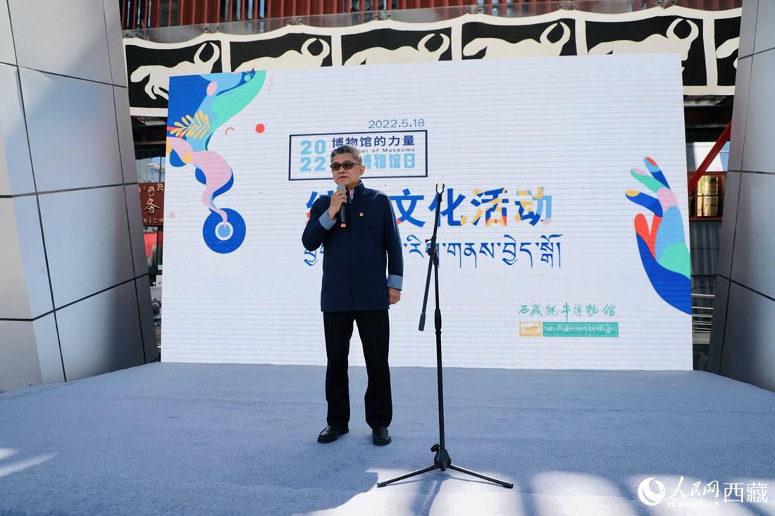 拉薩市委副書(shū)記、常務(wù)副市長(zhǎng)、北京西藏拉薩指揮部黨委書(shū)記王強(qiáng)講話。人民網(wǎng) 次仁羅布攝