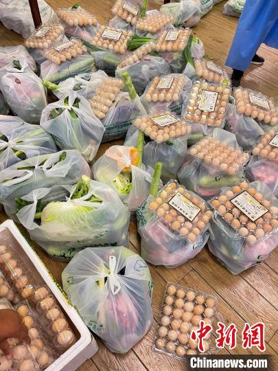 西藏格拉丹東超市疫情期間全力保障市場供應?！∈茉L者供圖