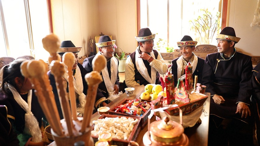 齊聚一堂，迎“古突”之夜。