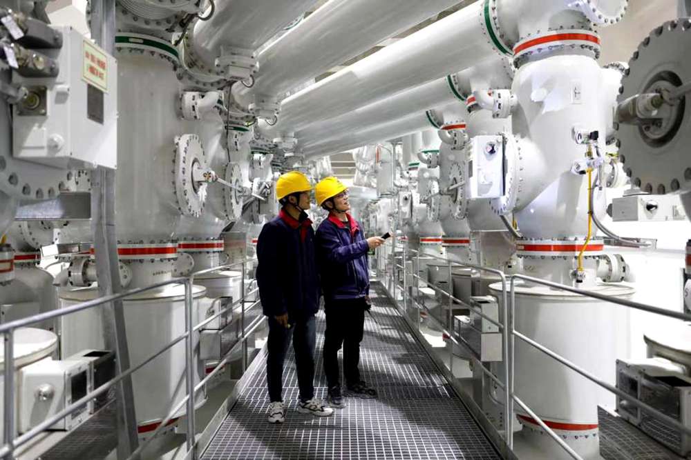 進(jìn)行日常檢查。吳雛音 攝