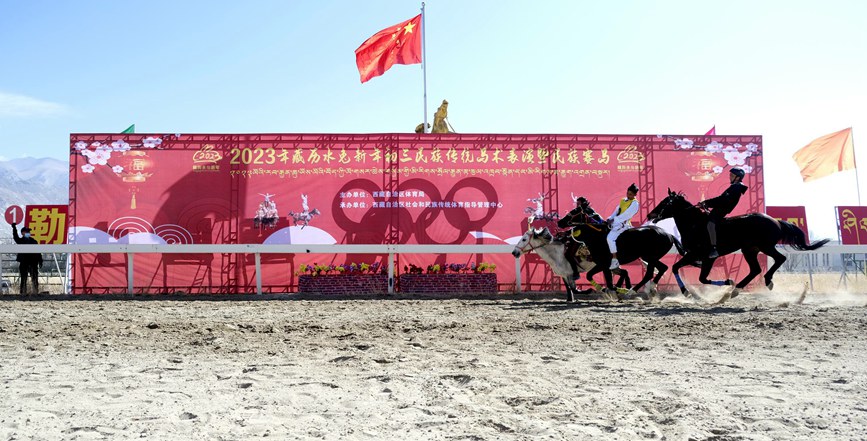 藏歷新年，精彩的馬術(shù)表演。潘多攝