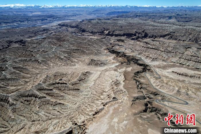 4月5日，西藏阿里札達(dá)土林。(無人機(jī)照片) 李林 攝