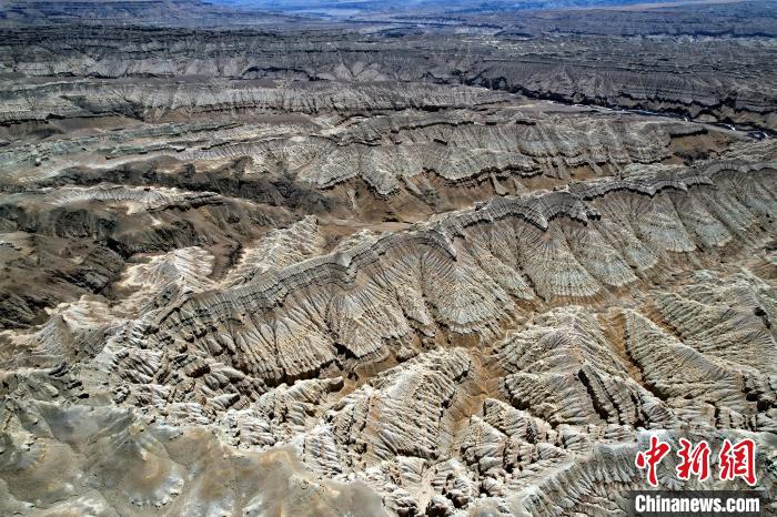4月5日，西藏阿里札達(dá)土林。(無人機(jī)照片) 李林 攝