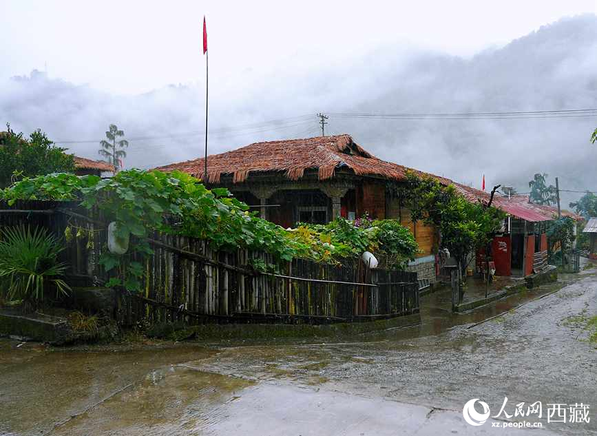 門巴族的特色庭院。
