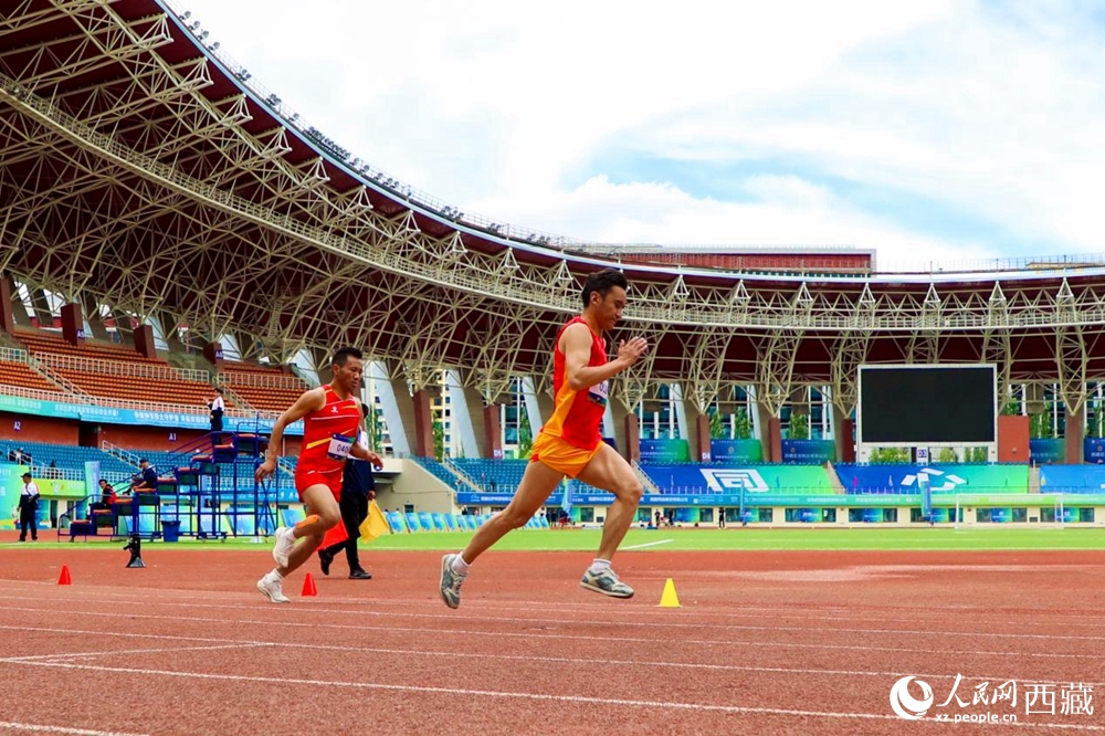 拉薩市群眾文化體育中心舉辦的田徑賽實(shí)況。