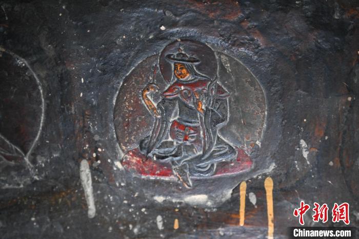 西藏當(dāng)雄：瑪尼拉康里的藏傳佛教石刻藝術(shù)瑰寶