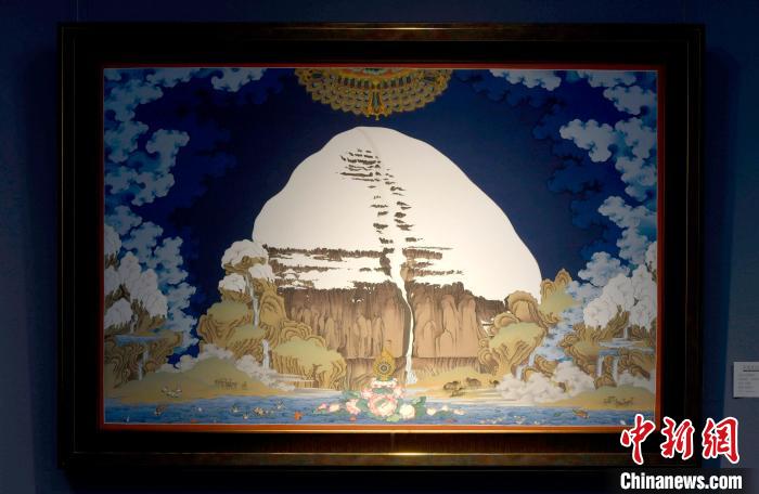 圖為5月16日，展覽中新創(chuàng)唐卡作品《岡底斯山》?！±盍?攝